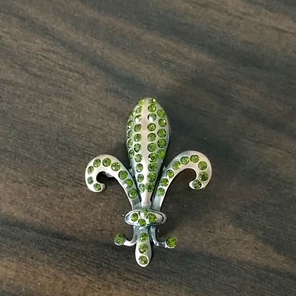 Fleur de lis Brooch